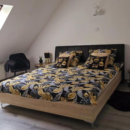 Wyjatkowy Apartament W Miliczu Luaran gambar